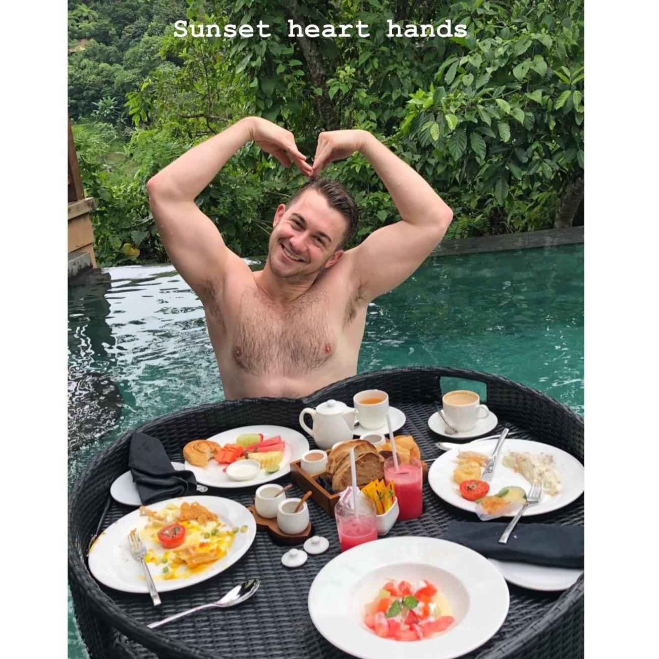 "Babe, Do Sunset Heart Hands!"