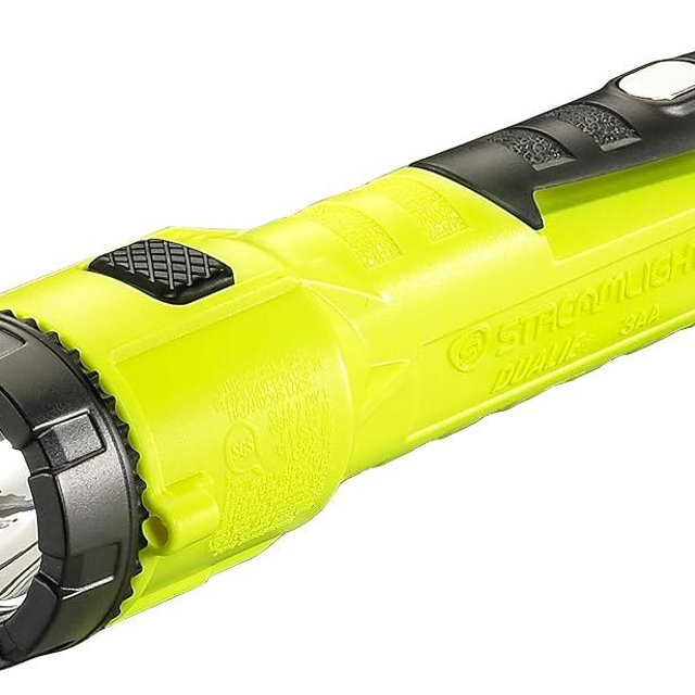Streamlight 68780 Dualie 3AA 245-Lumen Magnetic Intrinsically Safe Industrial Flashlight with Spot/Flood Without Batteries, Yellow