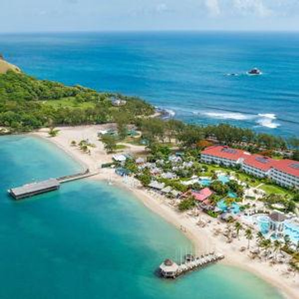 Honeymoon: St. Lucia Resort