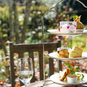 Tea, Treats, & a Tour of the Cotswolds