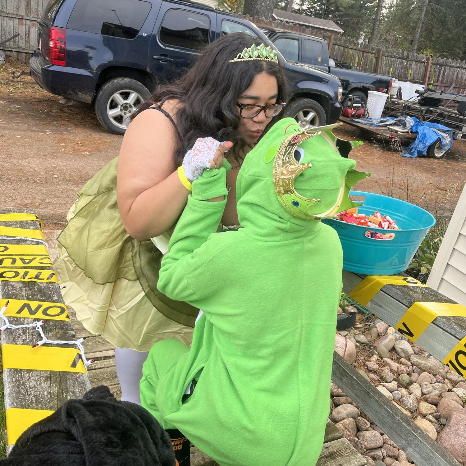 Princess and the 🐸