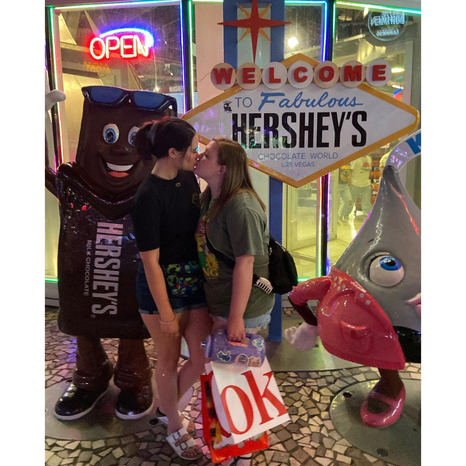 Vegas Hershey's KISS!