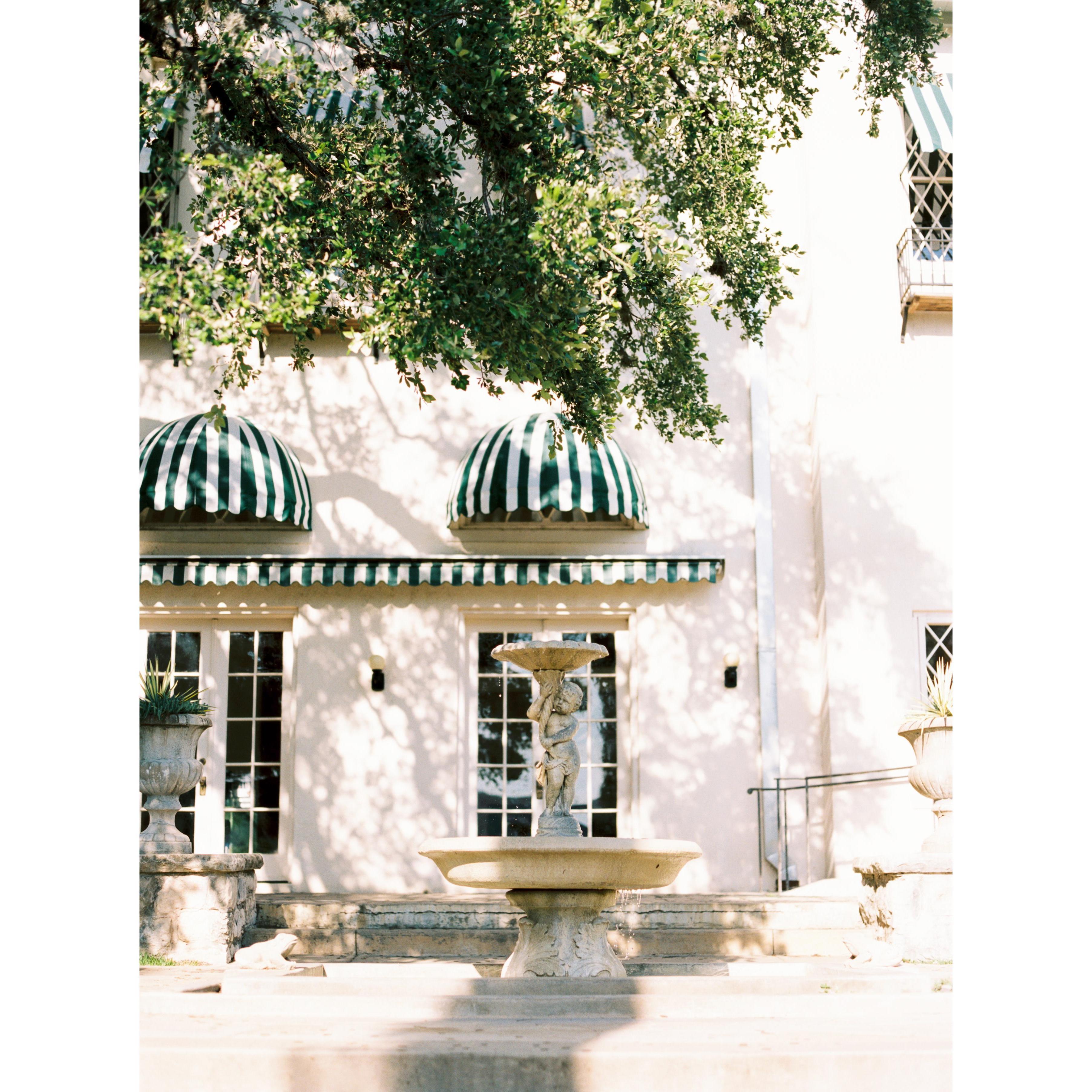 Laguna Gloria, the beautiful venue where John Aaron popped the question!