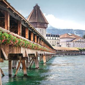 Lunch & Stroll at Lake Lucerne
