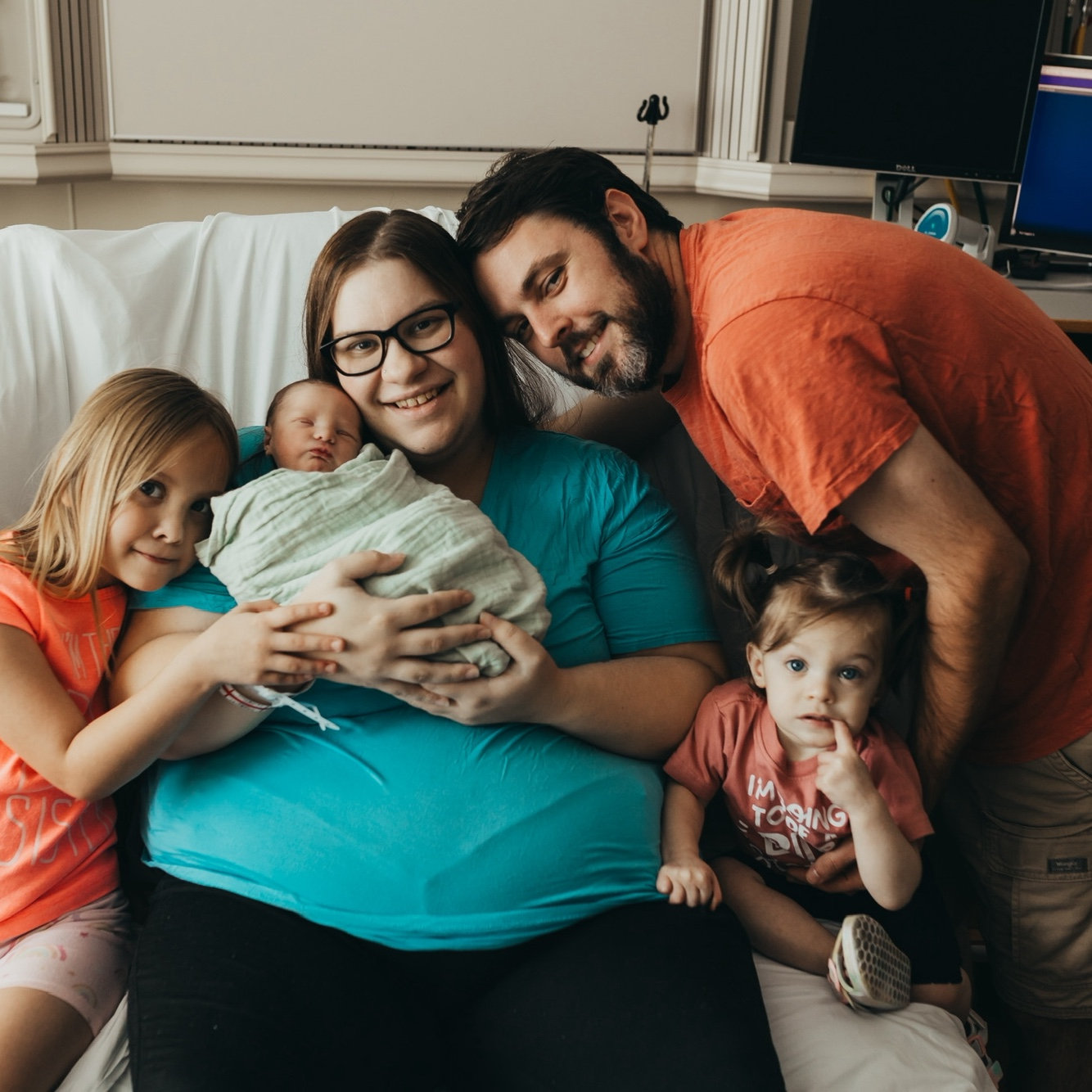 Our first picture of being a family of 5!