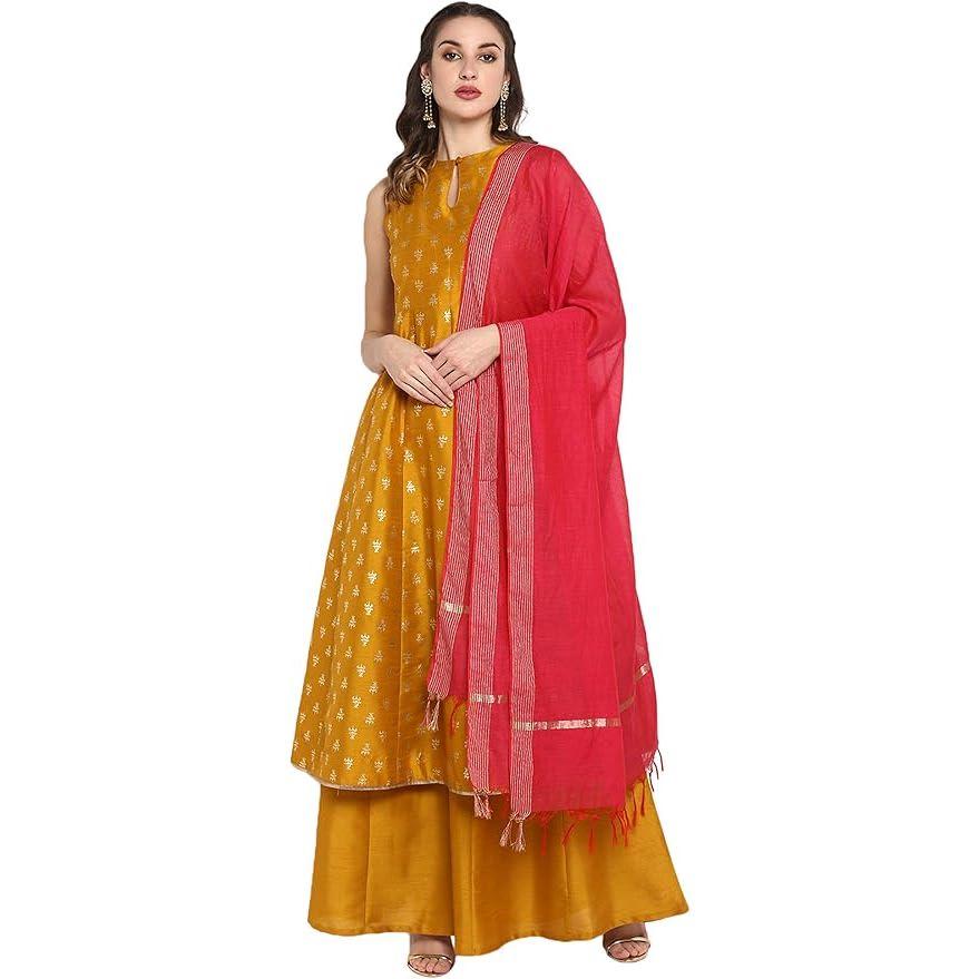 This set can be worn on Hladi or Mehendi (Amazon)