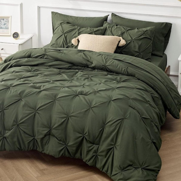Bedsure | 5/7 Pcs Bed in a Bag Solid Diamond Pintuck Bedding Set for All Season