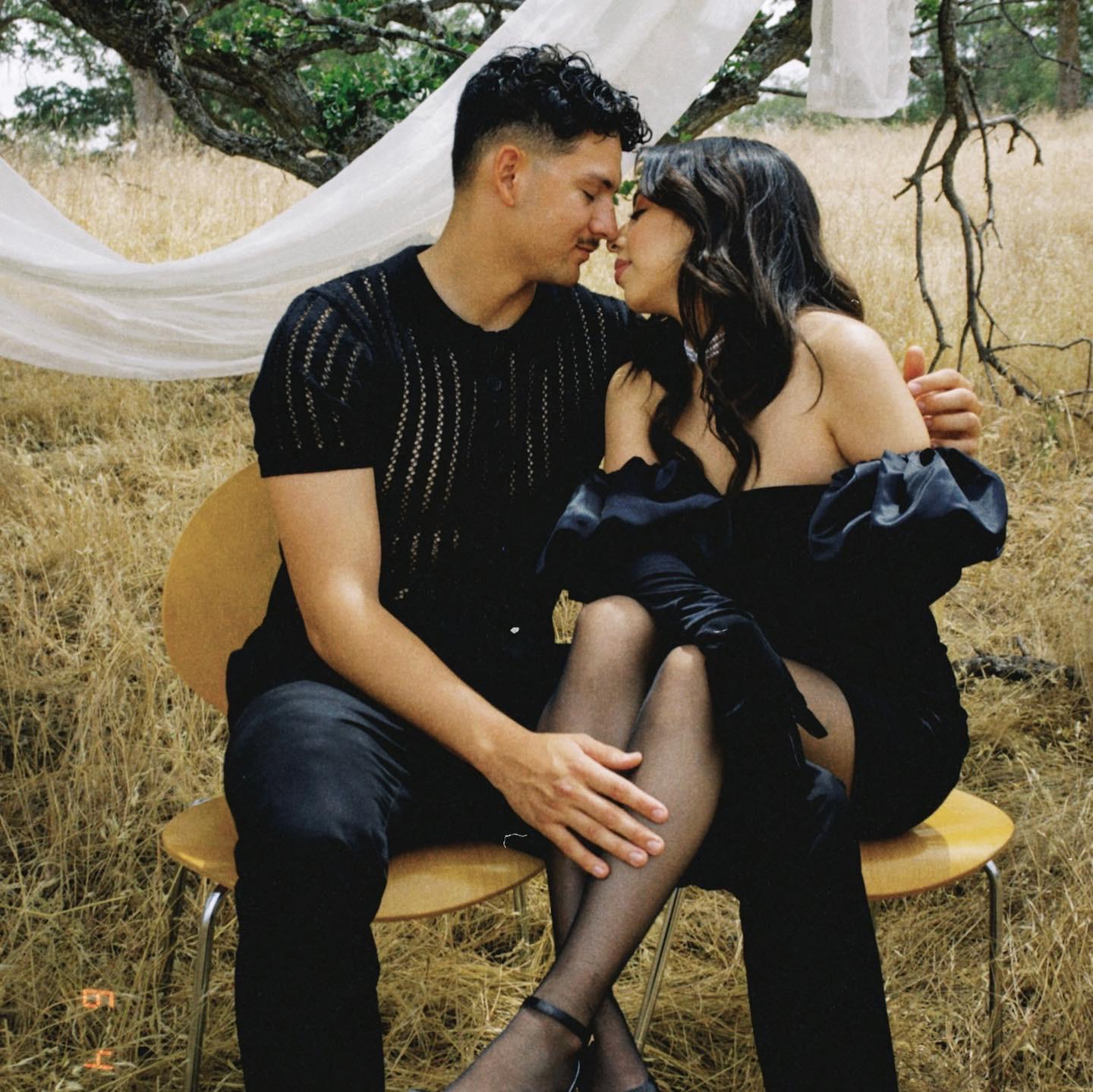 It’s giving Mr. & Mrs. Smith vibes 🤪🖤🤍💍