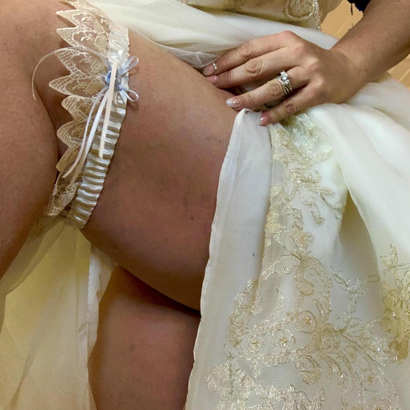 The Brides garter belt 😯
