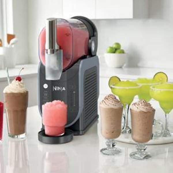 Ninja SLUSHi 88oz Slushie Machine and Tote Bag