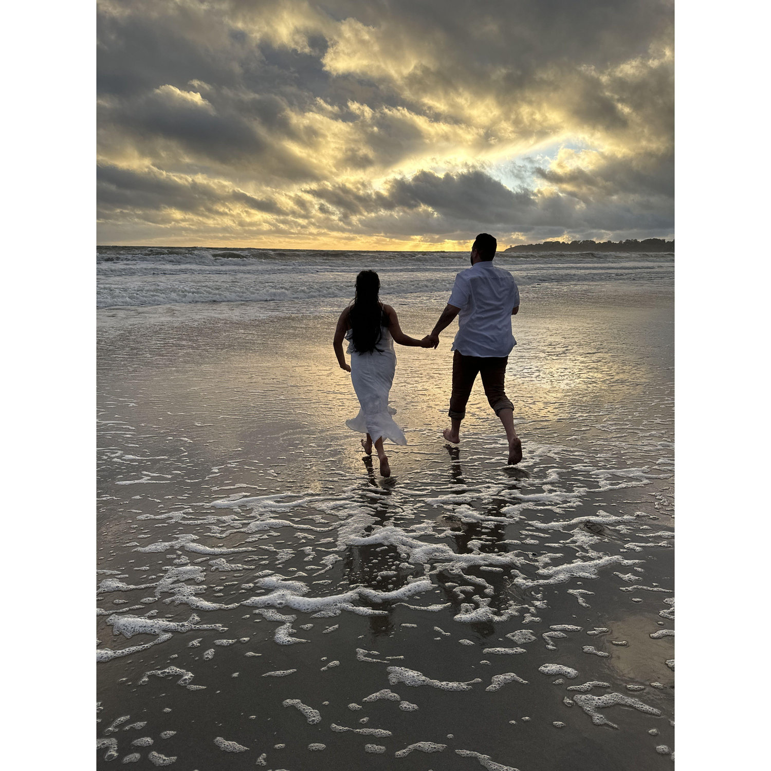 Engagement photos at Stinson beach where Ian asked Joce to be his girlfriend <3