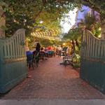 Harry's Seafood, Bar & Grille