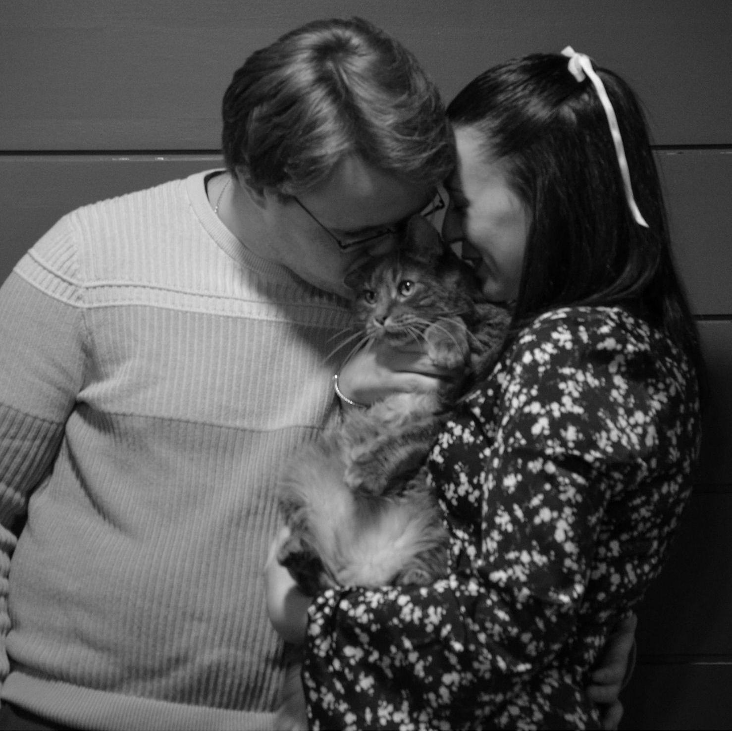 Thank you to Dee for these wonderful engagement photos! Go check out more of her work at @betweenthemomentsphotography on socials or https://betweenthemomentsphotography.pixieset.com