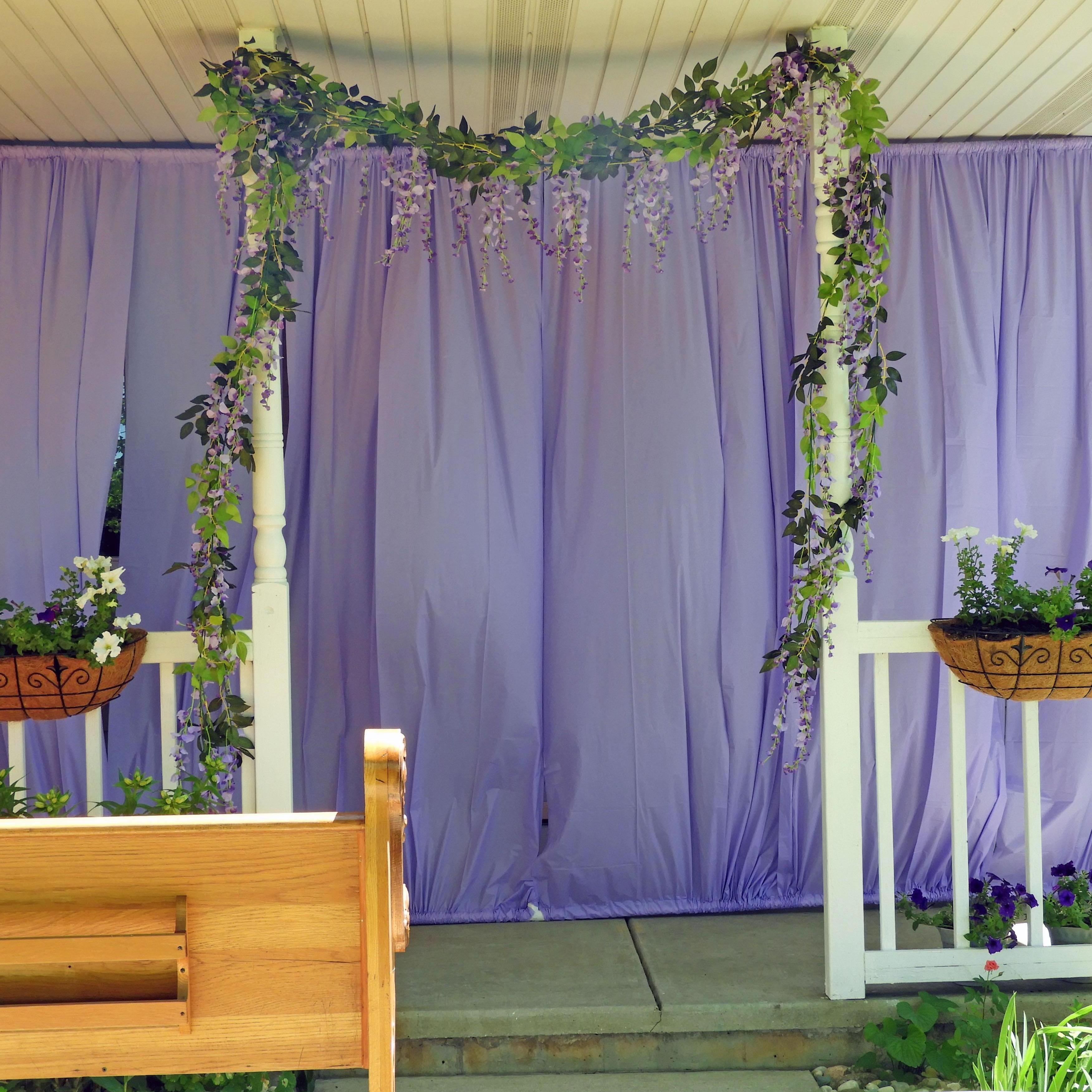 Ceremony location: Megan's parents' front porch

Decoration by Megan and her mom, church pews borrowed from Faith Lutheran Church