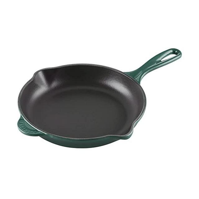 Le Creuset Classic Cast Iron Handle Skillet, 9", Artichaut