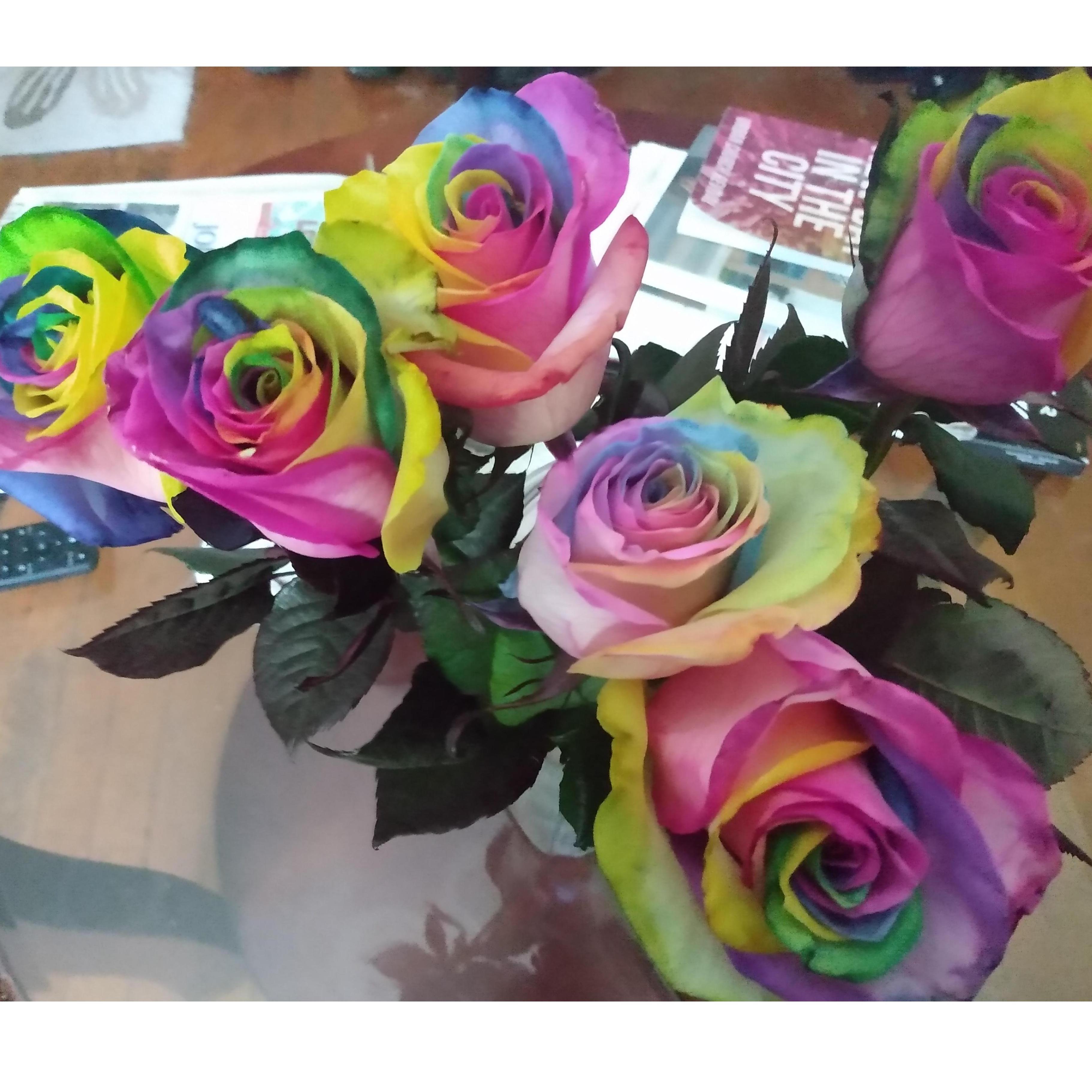 Nothing says it sweeter than Rainbow roses!!!