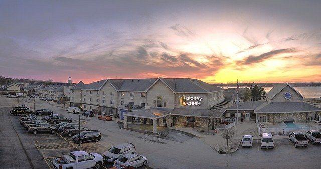 The Wedding Website of Kim Hoang Nguyen and Adam Trevarthan