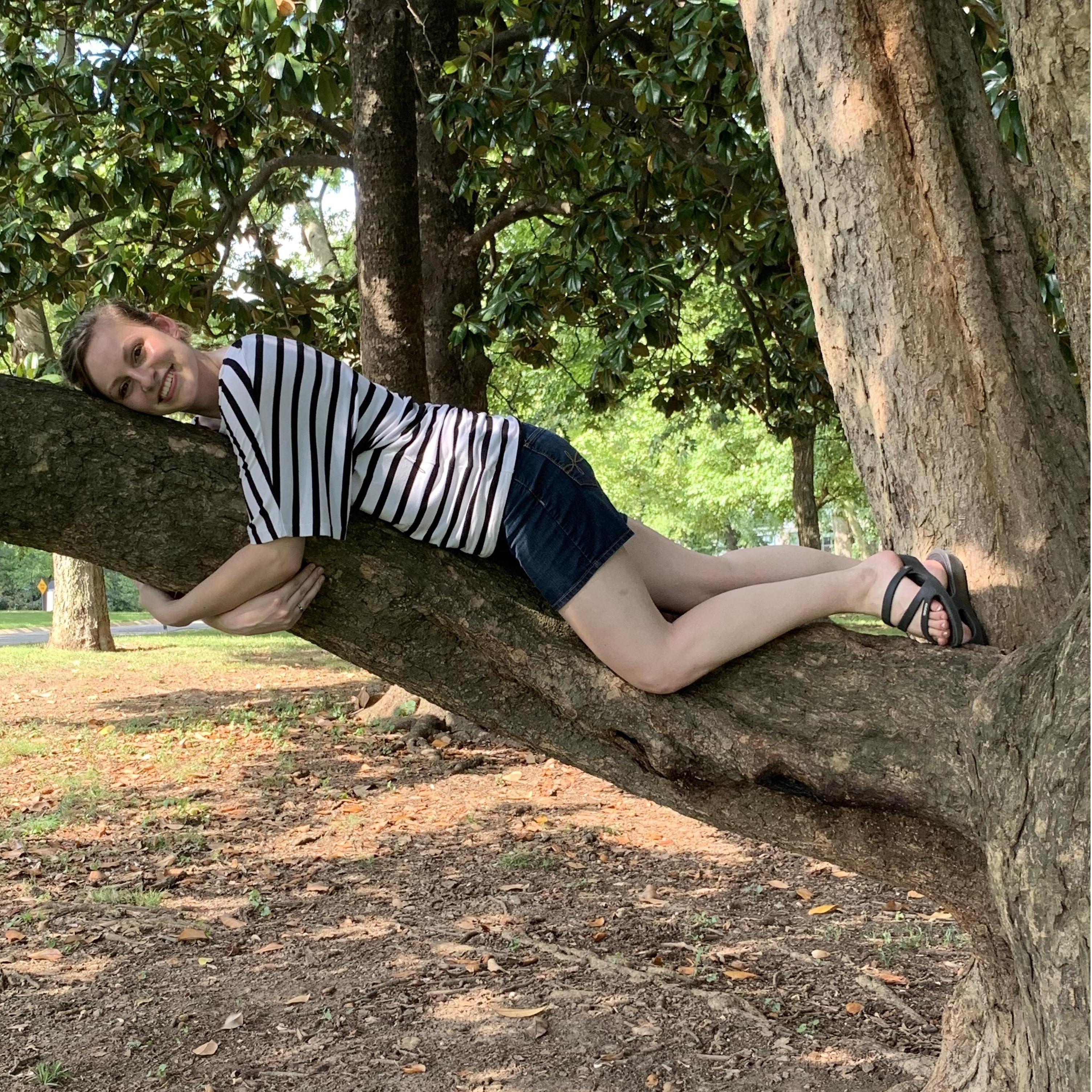 Another tree photo of Elizabeth. She was visiting Nashville with Mrs. Lindquist. (07/20/2019, Nashville, TN)
