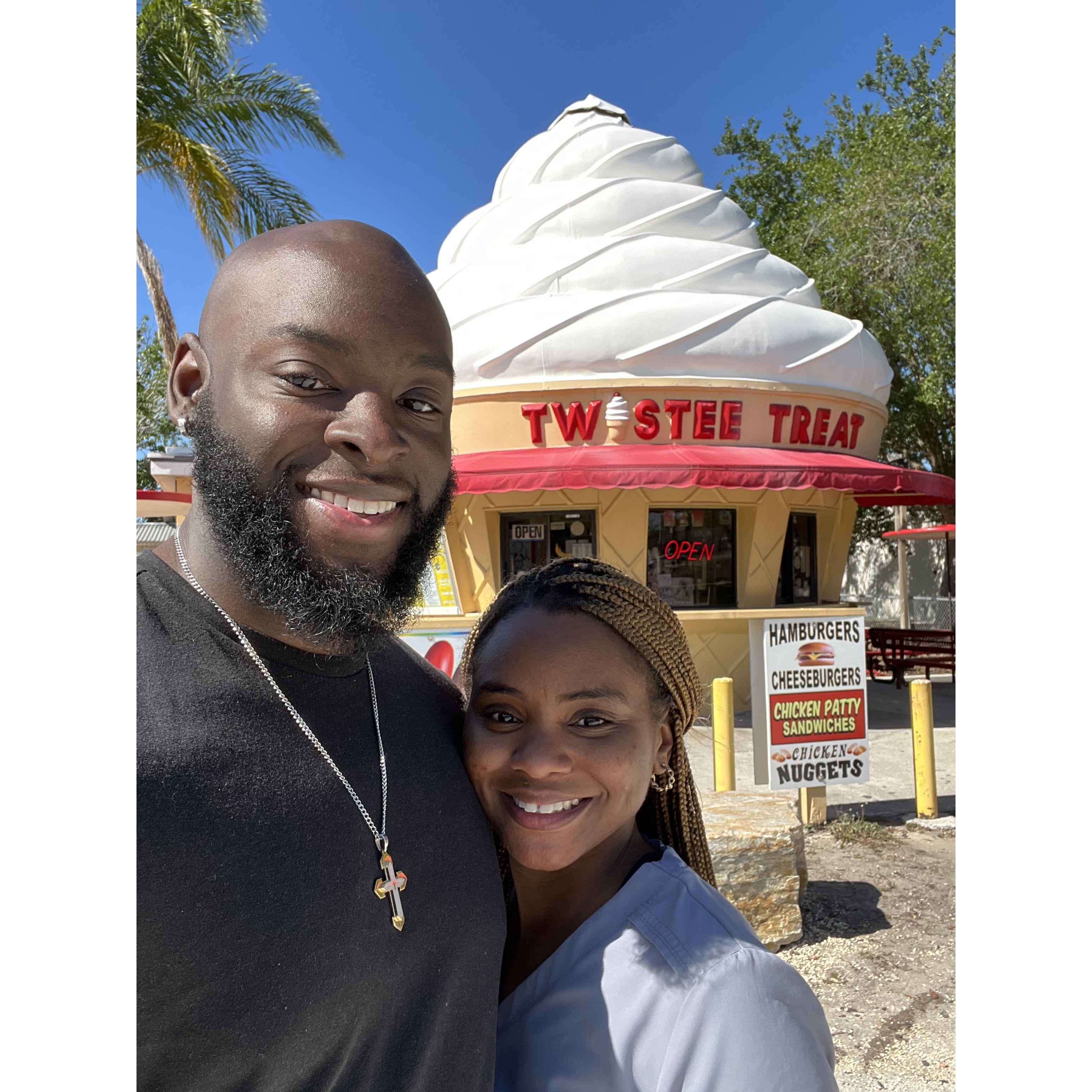 This is on our first anniversary, where we went back to the same Twistee Treats where we had our Pre-date.