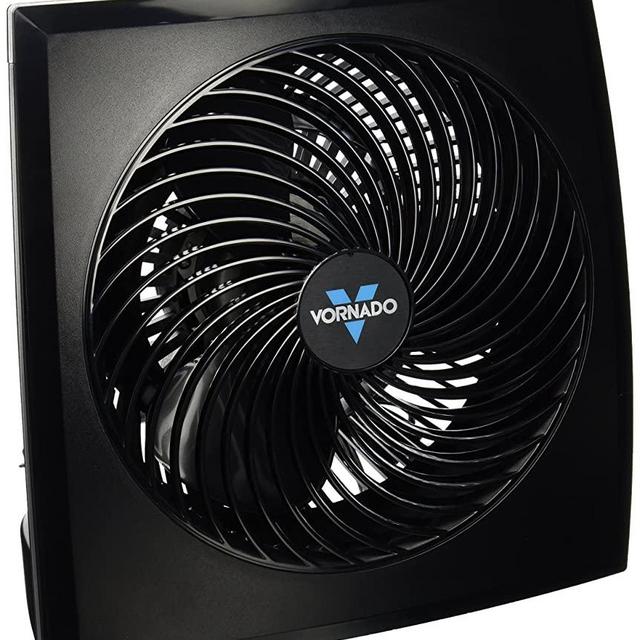 Vornado 673 Medium Flat Panel Air Circulator Fan