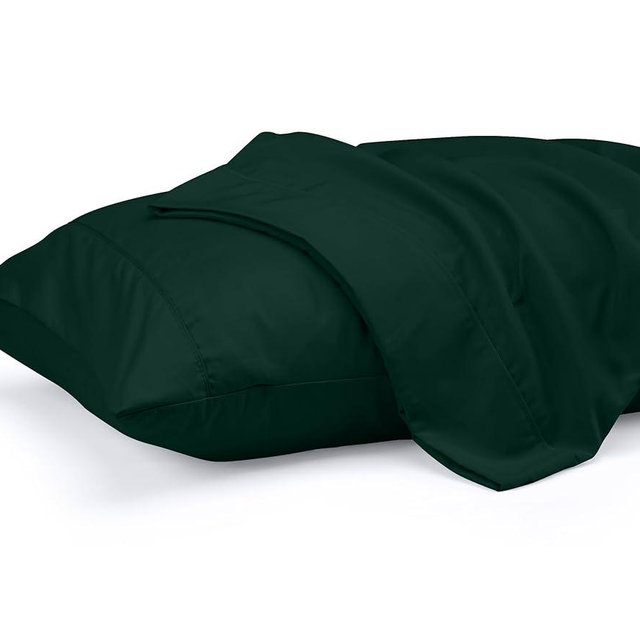 Utopia Bedding Queen Pillow Cases - 2 Pack - Envelope Closure - Soft Brushed Microfiber Fabric - Shrinkage and Fade Resistant Pillow Covers Queen Size 20 X 30 Inches (Queen, Emerald)