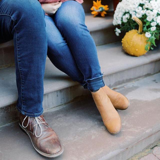 Washington, DC | October 2019
Engagement shoot at GW - look how cute our feet are!!!