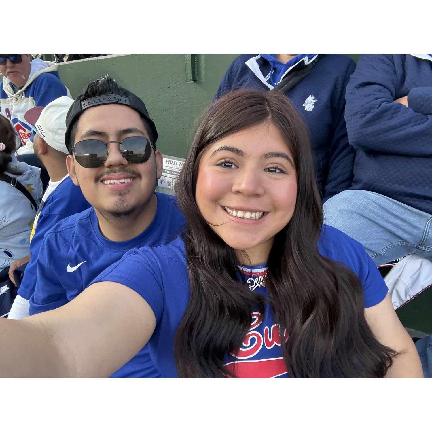Nuestro Primer Juego de los Cubs juntos!