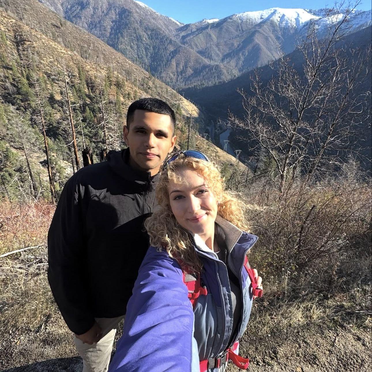 Exploring California / Explorando California (2025)