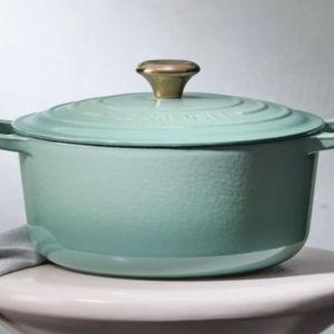 Signature Round Dutch Oven- 5.5 qt- Sage
