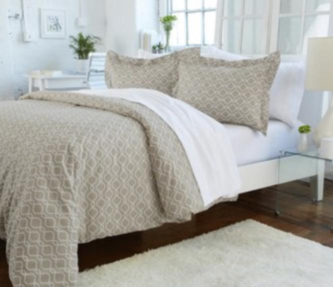 TAUPE Queen Great Bay Home Jasmine Printed Duvet Cover Set