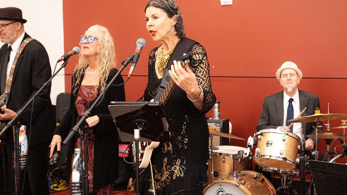 The O-Tones | Wedding Bands & DJs | Cost, Reviews & Photos | Zola