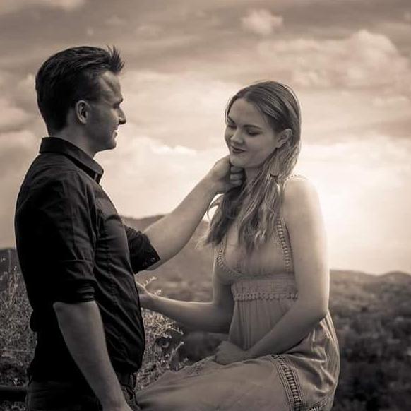 A Beautiful photo shoot captured by Jen Stillions.
