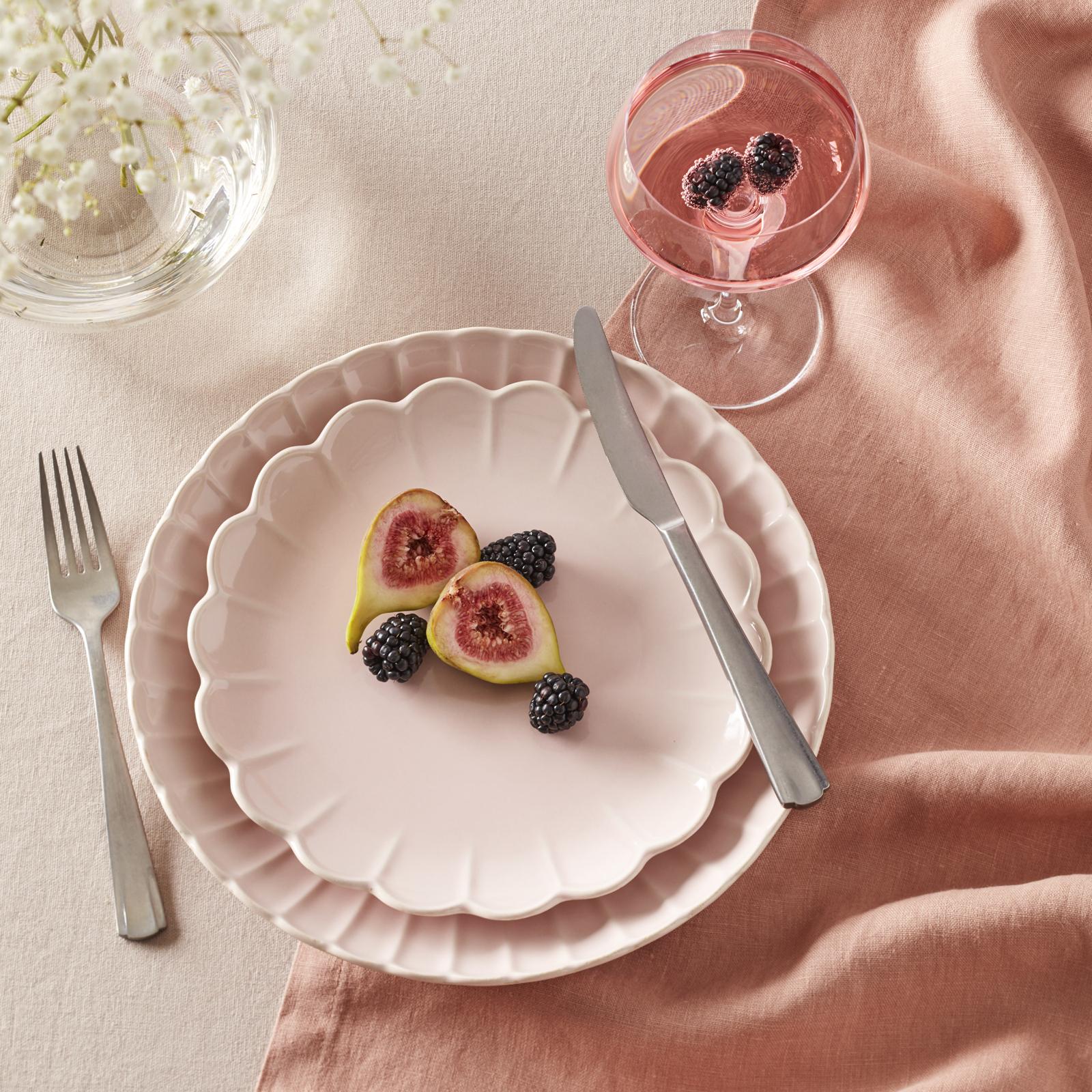 Lenox, French Perle Scallop 12-Piece Dinnerware Set, Service for 4