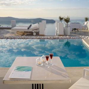 Above Blue Suites - Santorini