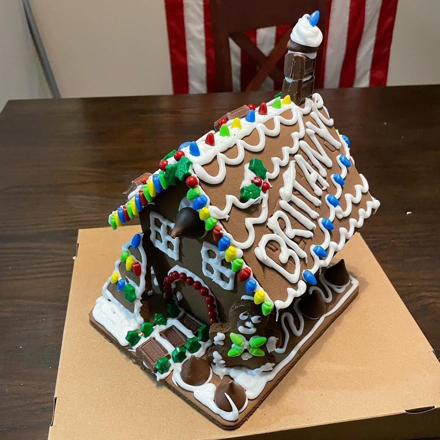 Christmas gingerbread decorating night!