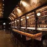 ‎Whiskey Bar & Museum