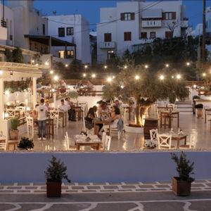 Honeymoon: Nice dinner in Naxos