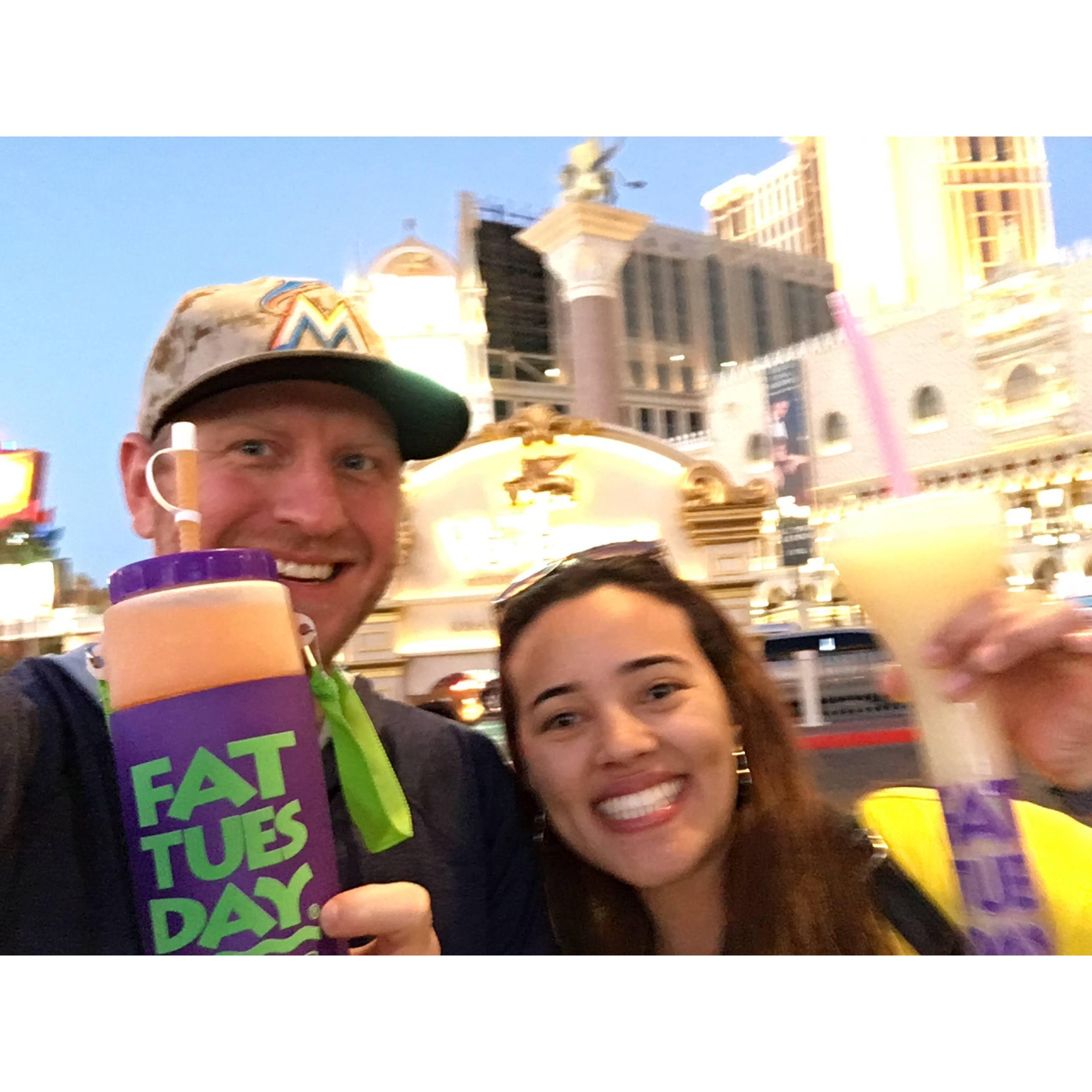 A bit blurred, but so much happiness behind this picture. Las Vegas 2018

Un poco borrosa, pero tanta felicidad detras de una foto. Las Vegas 2018