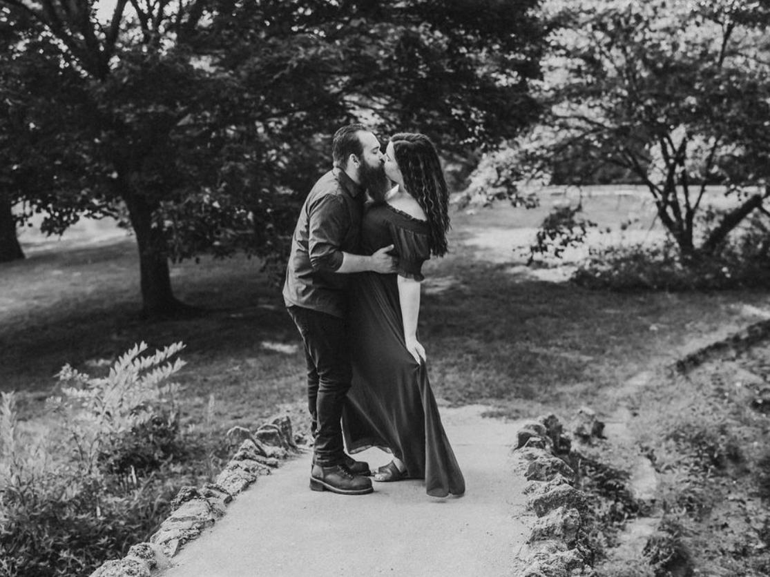 The Wedding Website of Ronnelle Sammons and Tyler Falter