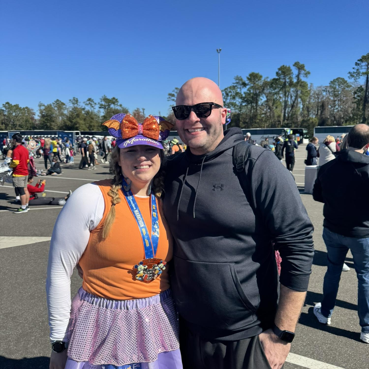 Steve supporting Alexa in her very first marathon, January 2025!