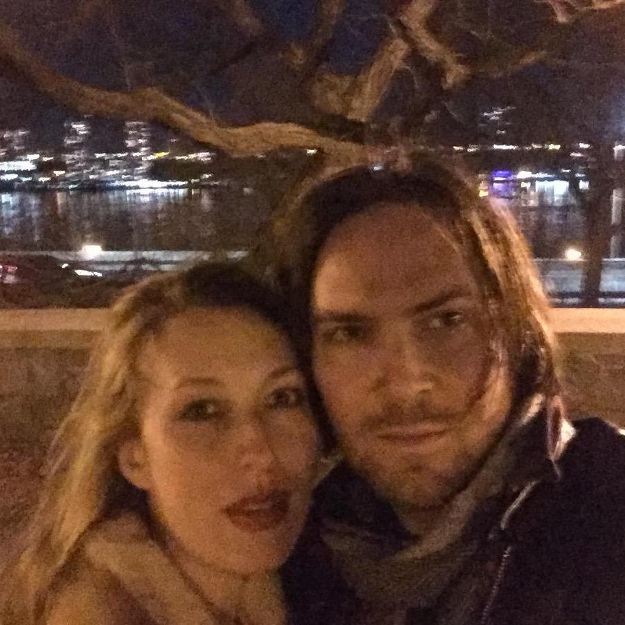Night stroll in New York on the water