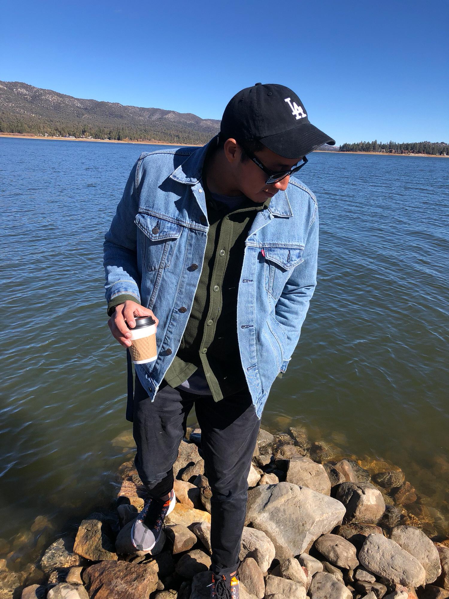 November 2018 - The day after Thanksgiving, we decided to go for a drive and go to Big Bear.
Big Bear, California