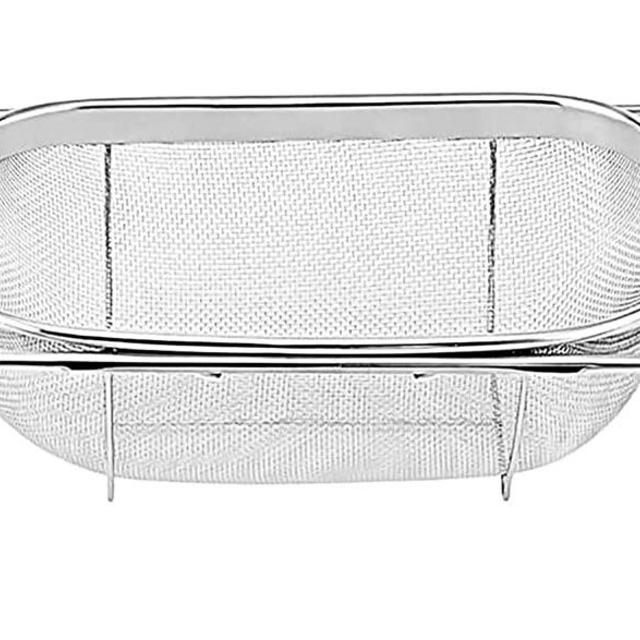 Over The Sink Stainless Steel Oval Colander with Expandable Rubber Grip Handles Strainers, Fine Mesh Strainer Basket Kitchen 6 Quart Colander for Strain, Drain, Rinse Fruits, Vegetables