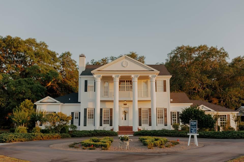 The Wedding Website of Corinna Jones and Connor Hujsak