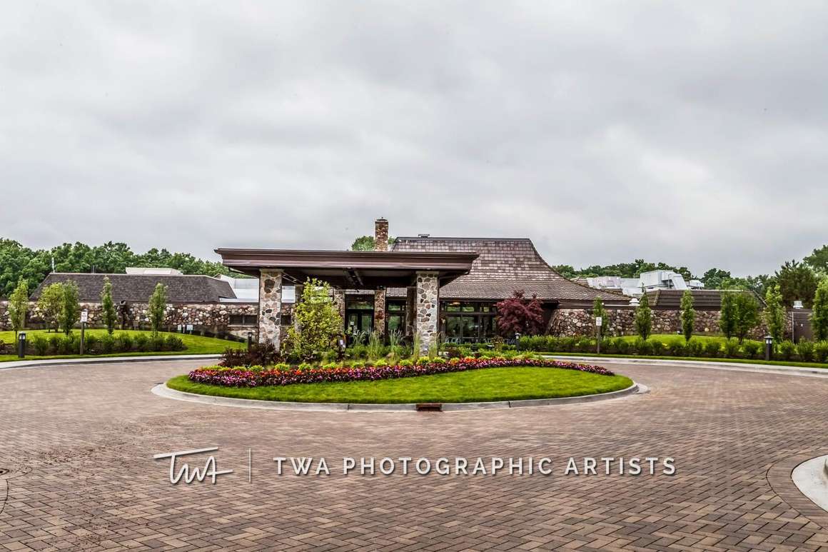 Oak Brook Bath & Tennis Club