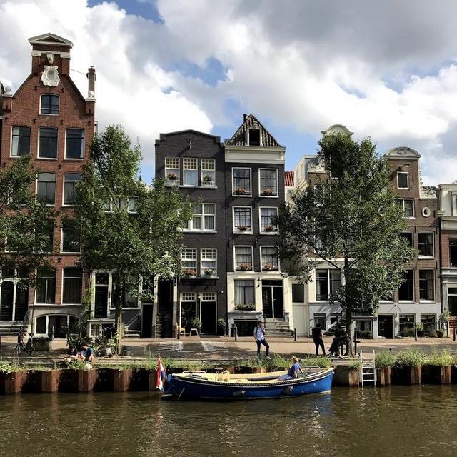 Stay at Max Brown Amsterdam