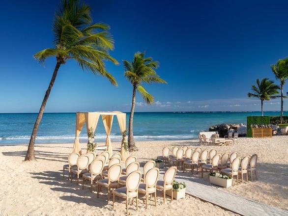 The Wedding Website of Leah Carrera and Rob Gross