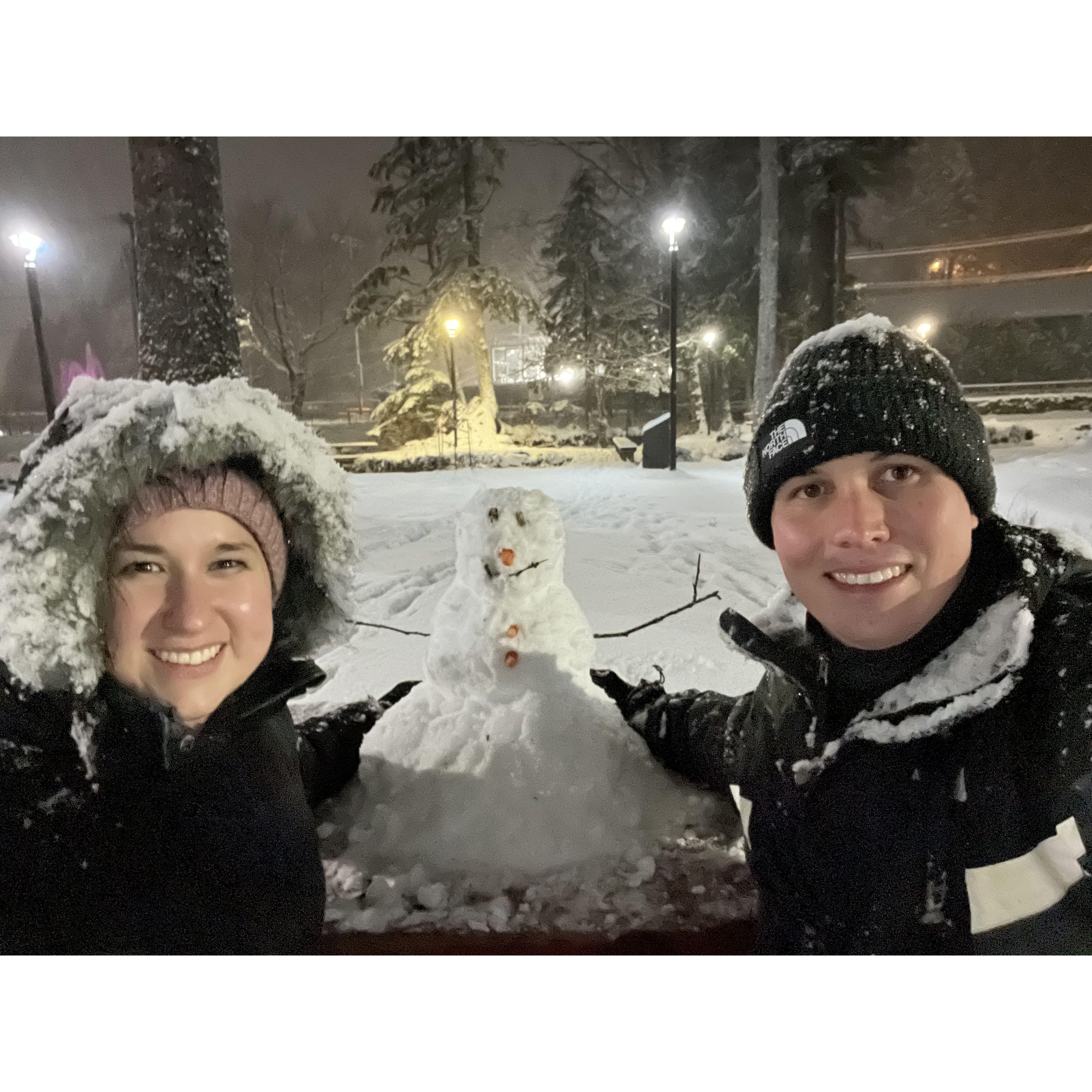 Building snowmen in the city park