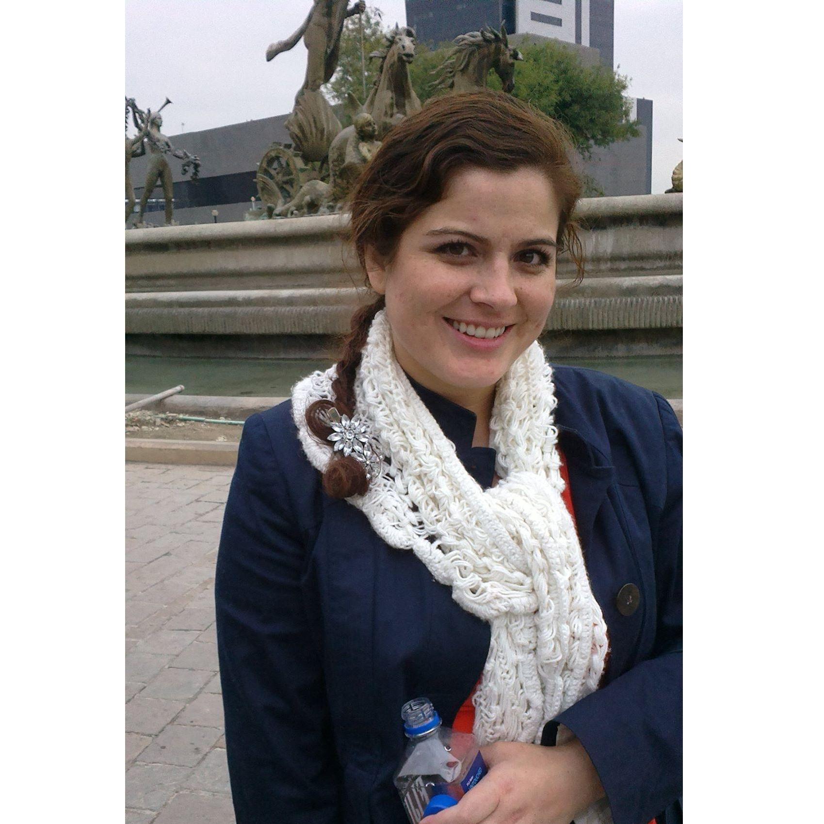 6 de diciembre del 2015. Primer viaje de Lily a México. En La Macroplaza, Monterrey NL. Dia genial. Nosotros conocemos al lugar como La Plaza de los Loros.