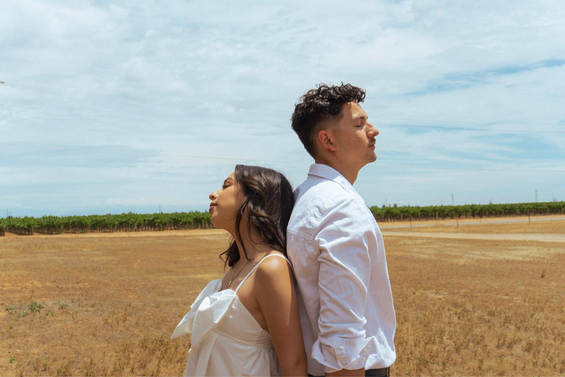 Engagement photos from Victoria’s amazing cousin! Israel thought of this pose 😉